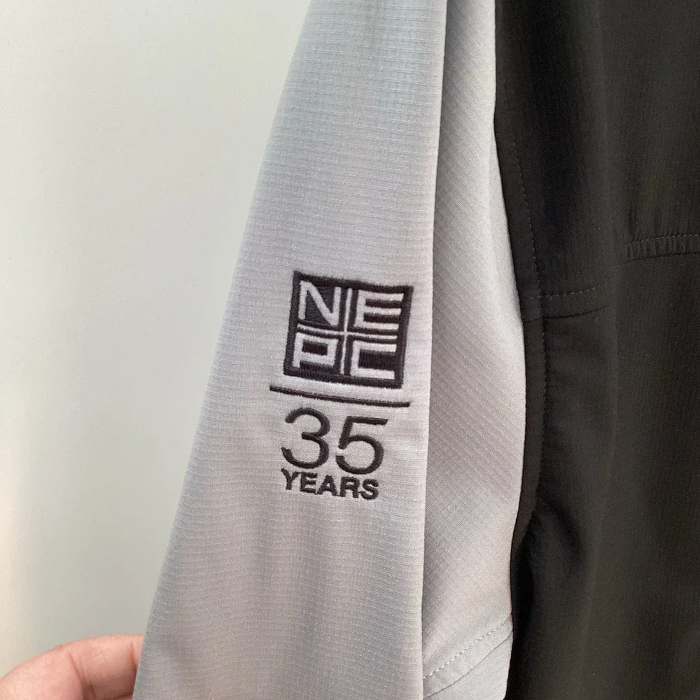 Mens The North Face Castle Rock SoftShell Full Sip Long Sleeve Jacket-Black/Gray